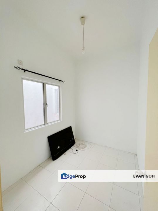 End Lot Upper Floor Townhouse Lake View, Puchong, Selangor, Puchong
