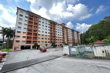 D Cahaya Apartment, Bandar Puchong Jaya