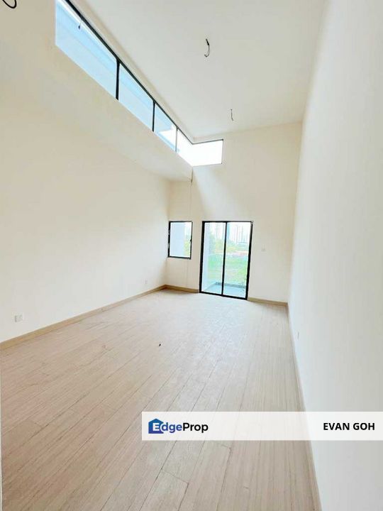 Taman Nusaputra Timur, Puchong 2.5 Storey Terrace for Sale Reflexion Pool Villa 24x85 , Selangor, Puchong