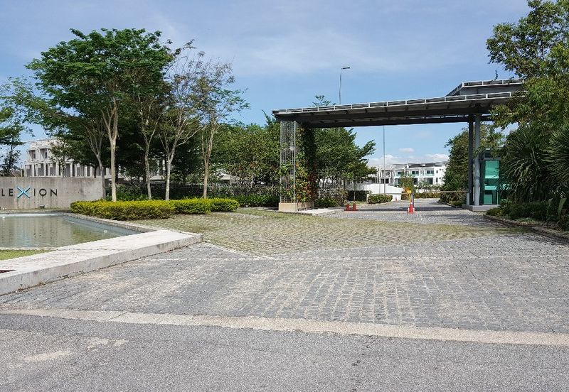 Taman Nusaputra Timur