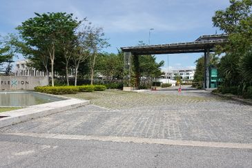 Taman Nusaputra Timur