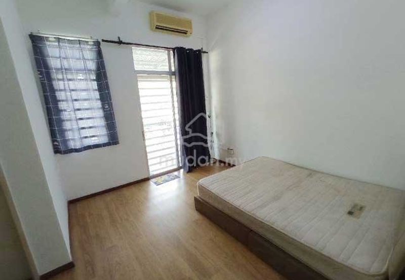 Town Villa, Taman Tasik Puchong