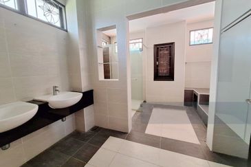 Corner Puteri 9 Bungalow 2.5 Storey (15,700sf)