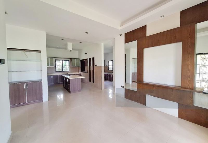 Corner Puteri 9 Bungalow 2.5 Storey (15,700sf)