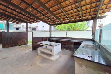 Corner Puteri 9 Bungalow 2.5 Storey (15,700sf)