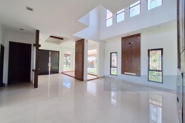 Corner Puteri 9 Bungalow 2.5 Storey (15,700sf)