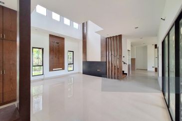 Corner Puteri 9 Bungalow 2.5 Storey (15,700sf)