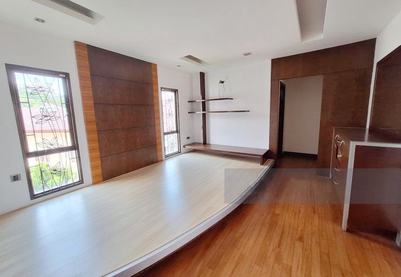 Corner Puteri 9 Bungalow 2.5 Storey (15,700sf)