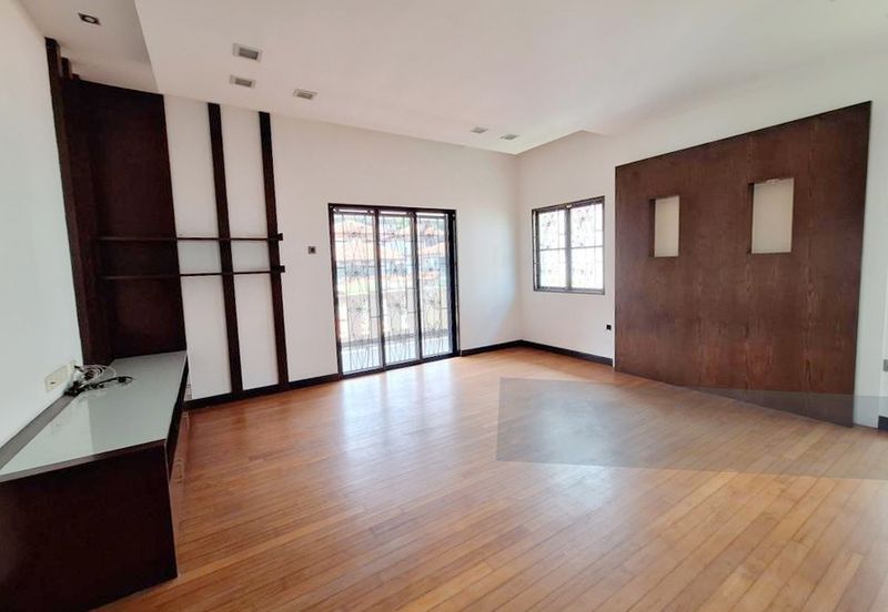 Corner Puteri 9 Bungalow 2.5 Storey (15,700sf)