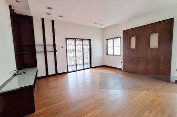 Corner Puteri 9 Bungalow 2.5 Storey (15,700sf)