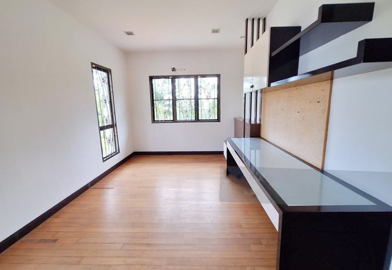 Corner Puteri 9 Bungalow 2.5 Storey (15,700sf)