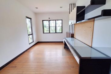 Corner Puteri 9 Bungalow 2.5 Storey (15,700sf)