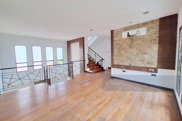 Corner Puteri 9 Bungalow 2.5 Storey (15,700sf)