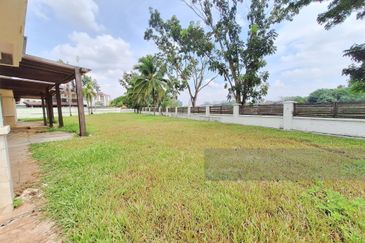 Corner Puteri 9 Bungalow 2.5 Storey (15,700sf)