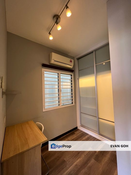 Townhouse Puchong 32x80 (Upper- Endlot with land) Lake Residence, Selangor, Puchong