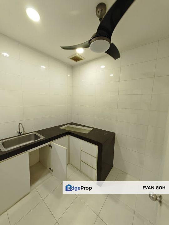 The Lake Residence, Taman Putra Perdana Townhouse for Sale End Lot Lake View, Selangor, Puchong