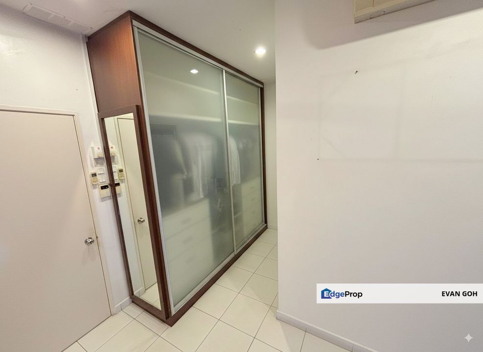 The Lake Residence, Puchong Townhouse for Sale Below Market Value, Selangor, Puchong