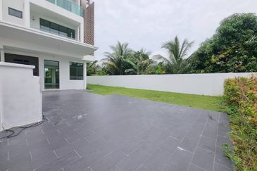 Taman Nusaputra Timur