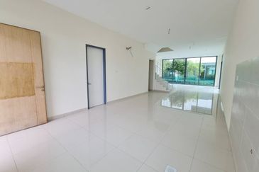 Taman Nusaputra Timur