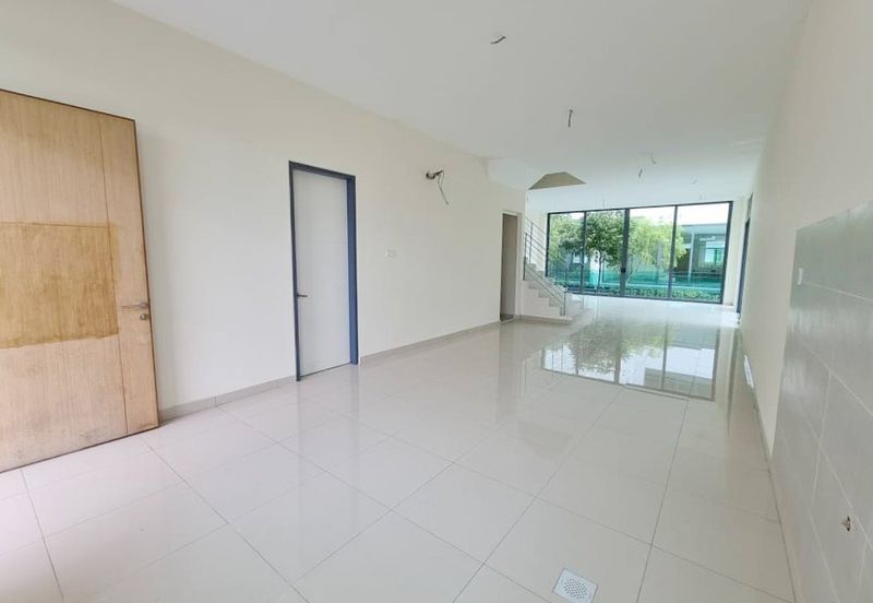 Taman Nusaputra Timur