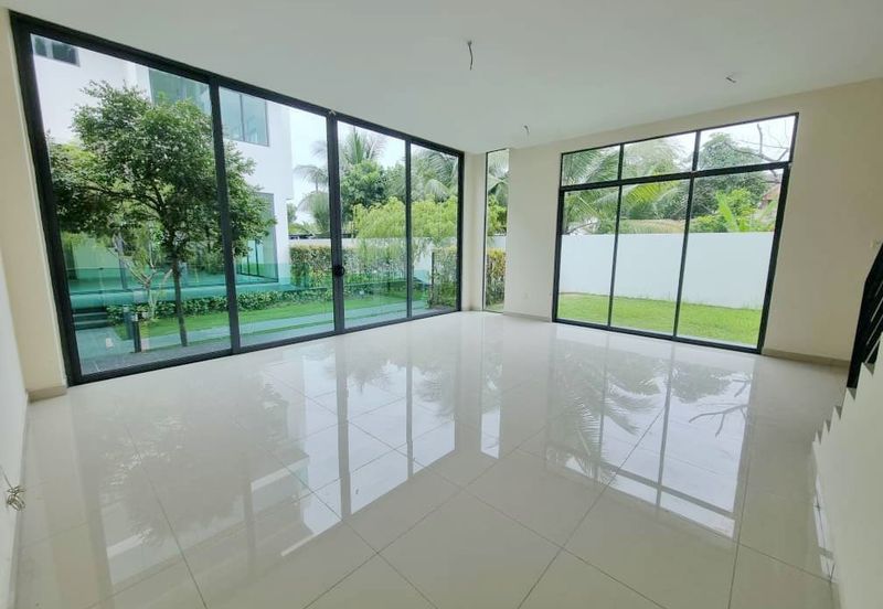 Taman Nusaputra Timur