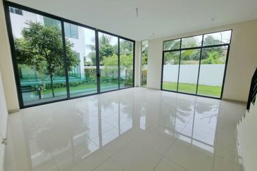 Taman Nusaputra Timur