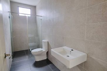 Taman Nusaputra Timur