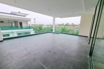 Taman Nusaputra Timur