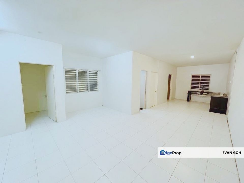 The Lake Residence Taman Putra Perdana Puchong Townhouse for Sale 22x80 Below Market Value, Selangor, Puchong