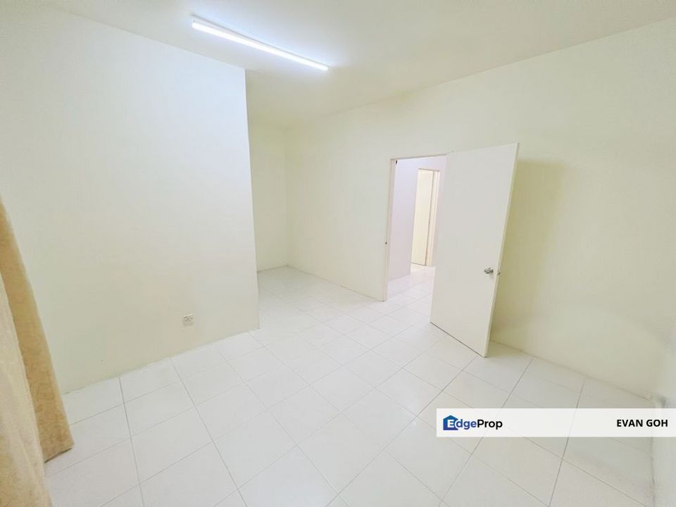 The Lake Residence Taman Putra Perdana Puchong Townhouse for Sale 22x80 Below Market Value, Selangor, Puchong