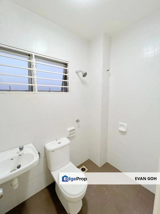 The Lake Residence Taman Putra Perdana Puchong Townhouse for Sale 22x80 Below Market Value, Selangor, Puchong