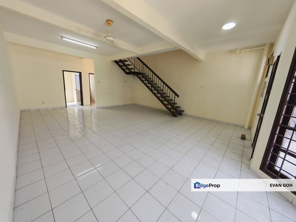 Taman Saujana Puchong 2 Storey Terrace for Sale 20x65, Selangor, Puchong South