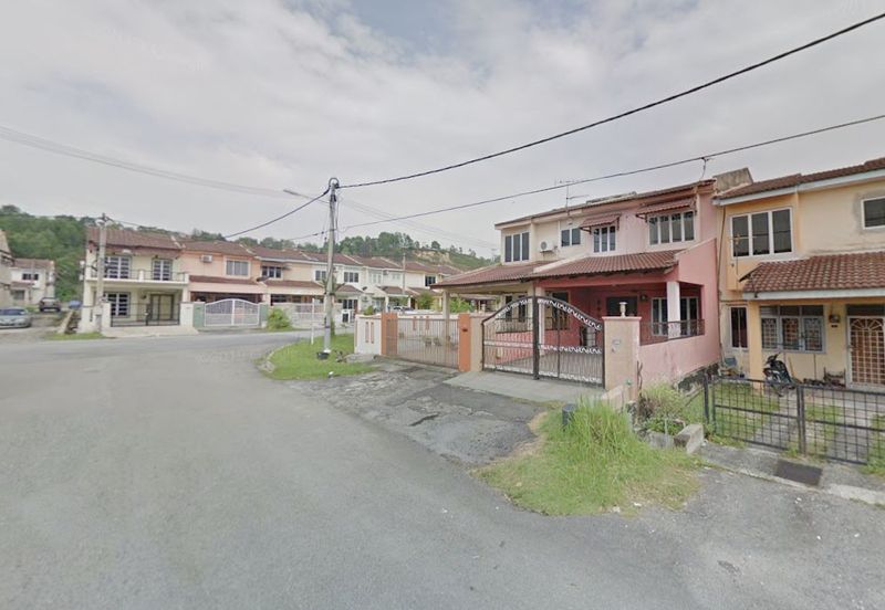 Taman Saujana Puchong