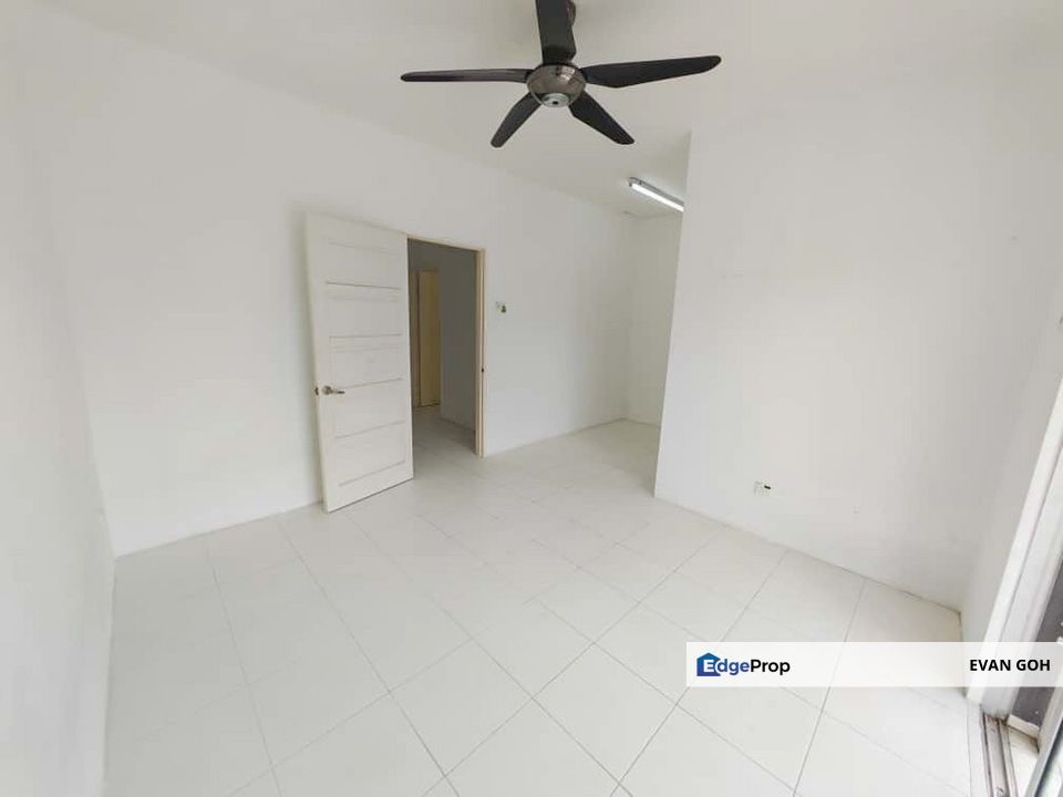 Lake Residence, Taman Putra Perdana, Puchong Townhouse for Sale Below Market Value, Selangor, Puchong