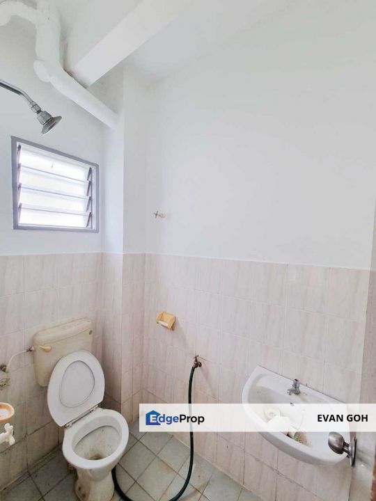 Taman Saujana Puchong 2 Storey Terrace for Sale End Lot (30x70) Bukit Puchong, Selangor, Puchong