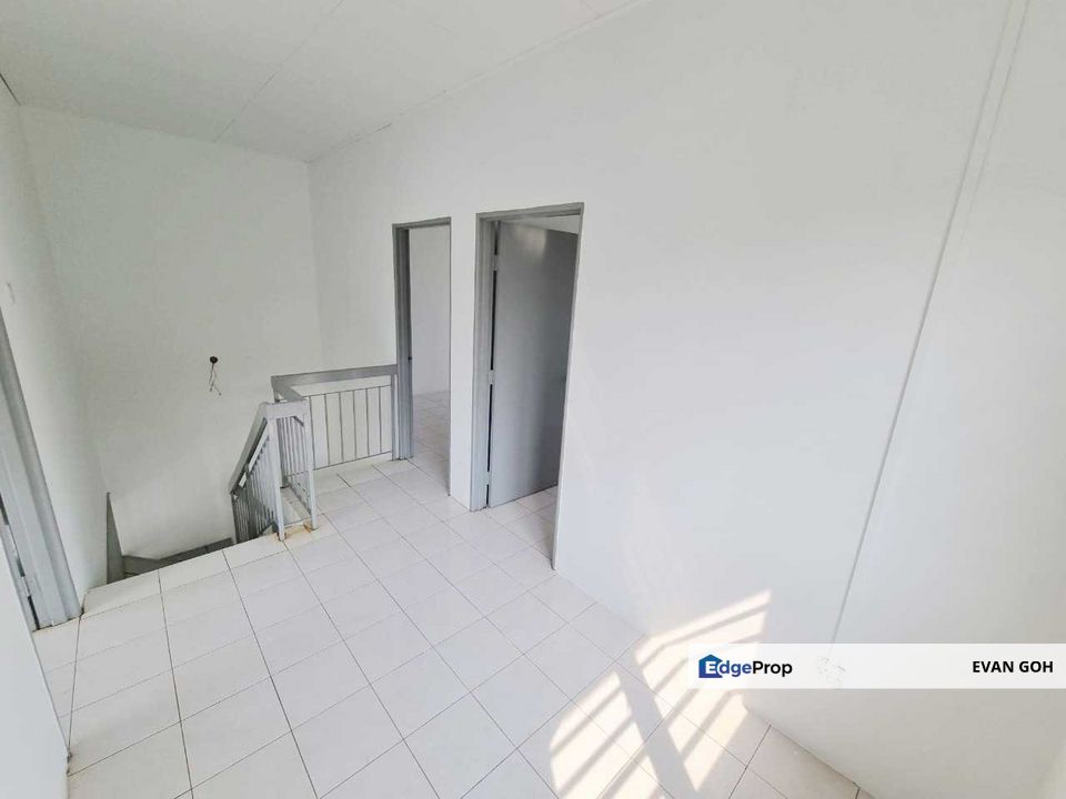 Taman Saujana Puchong 2 Storey Terrace for Sale End Lot (30x70) Bukit Puchong, Selangor, Puchong