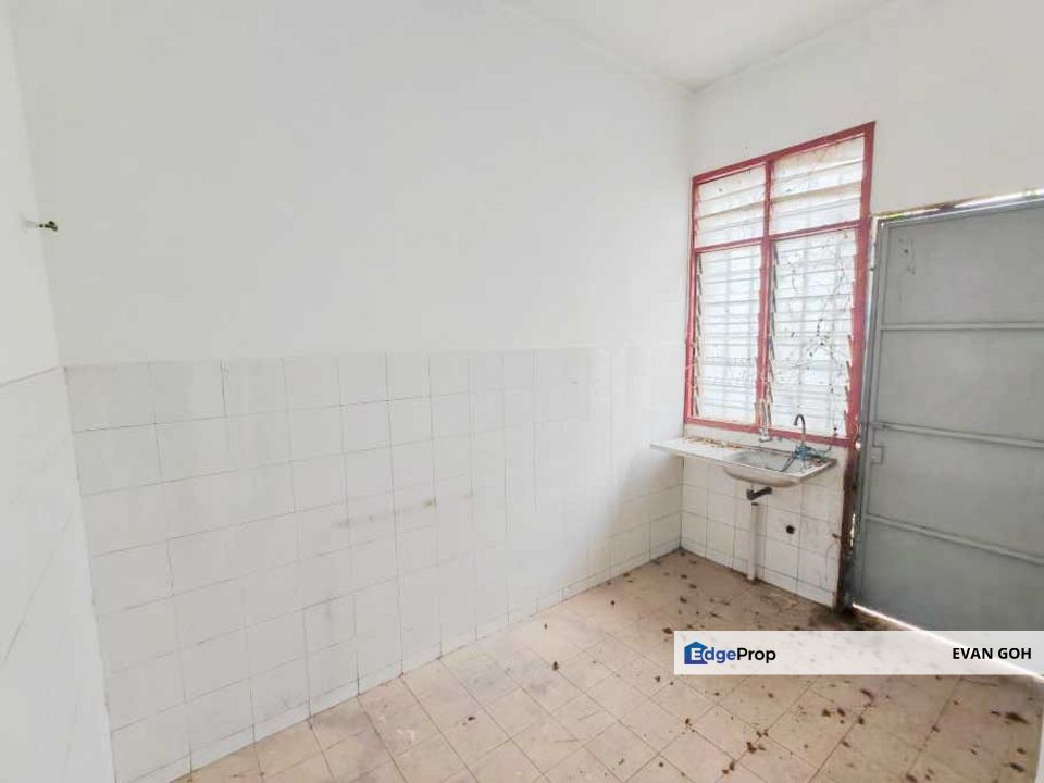 Taman Saujana Puchong 2 Storey Terrace for Sale 20x65, Selangor, Puchong