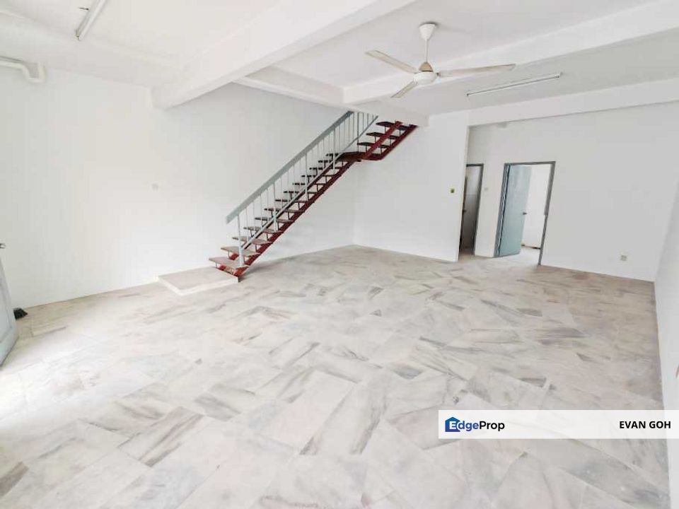 Taman Saujana Puchong 2 Storey Terrace for Sale 20x65, Selangor, Puchong