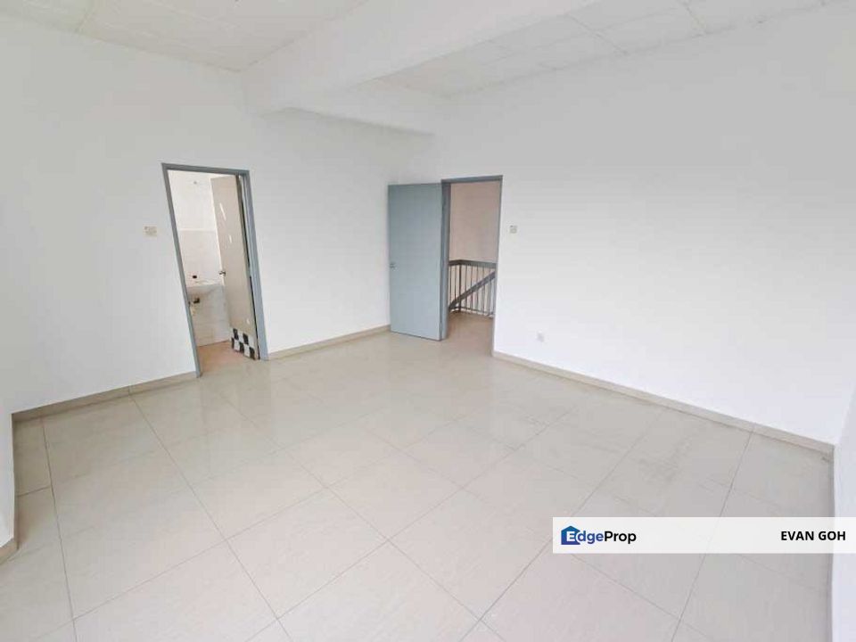 Taman Saujana Puchong 2 Storey Terrace for Sale 20x65, Selangor, Puchong