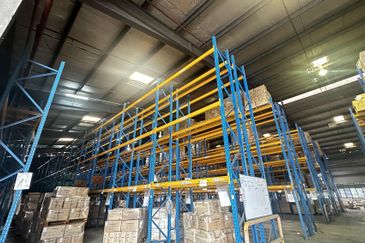 West Port, Pulau Indah