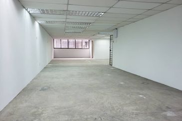 West Port, Pulau Indah