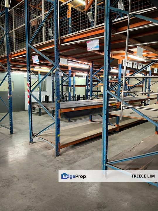 Semi-D Factory PJ | High Ceiling | Ideal for Warehouse | Dual Access, Selangor, Petaling Jaya