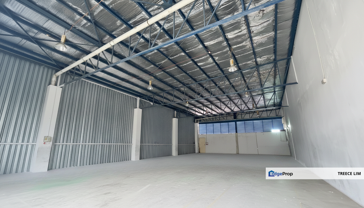 Spacious Factory Cum Warehouse with Extra Land in Shah Alam, Selangor, Shah Alam