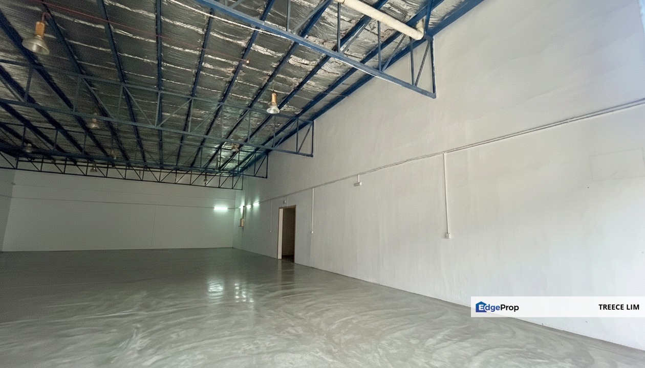 Spacious Factory Cum Warehouse with Extra Land in Shah Alam, Selangor, Shah Alam