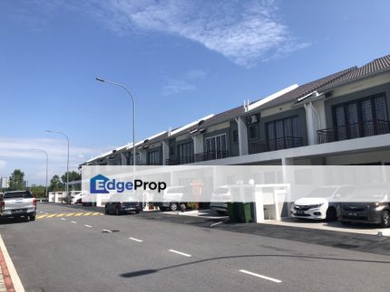 End Row Intermediate Unit, Diamond City Country Garden, Selangor, Semenyih