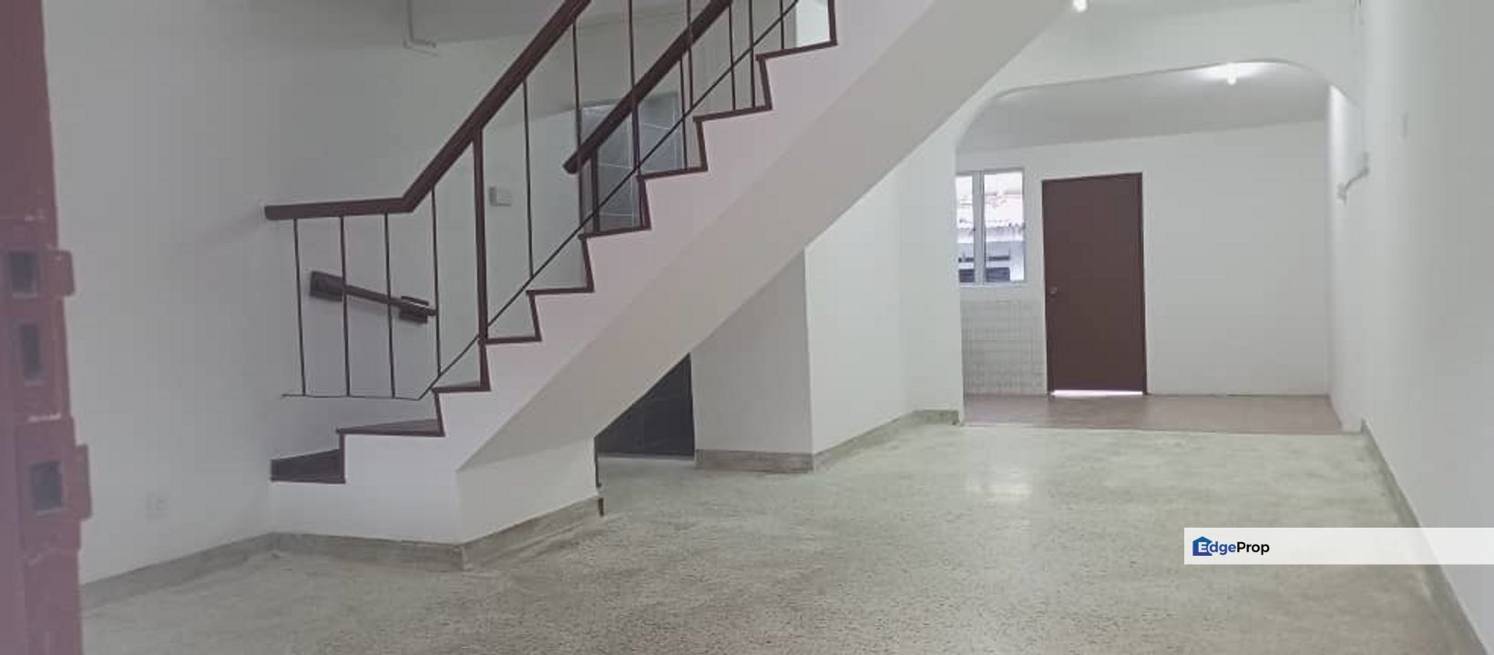 Newly Renovated 2 Storey Terrace House Taman Castlefield for Sale RM460,000 By LIM YUAN LING