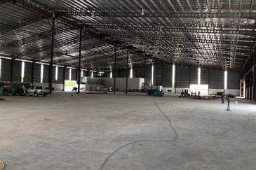 West Port, Pulau Indah