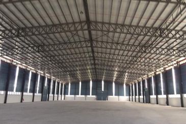 West Port, Pulau Indah