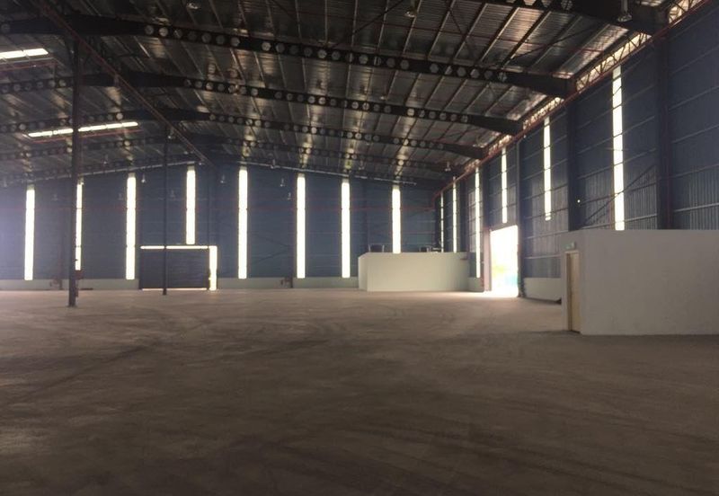 West Port, Pulau Indah