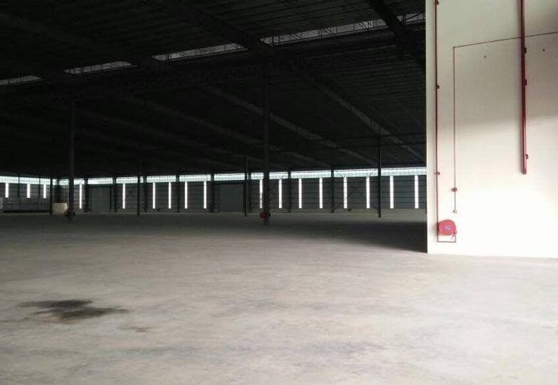 West Port, Pulau Indah